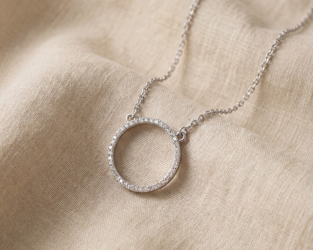 Circle of diamonds necklace minimalistic