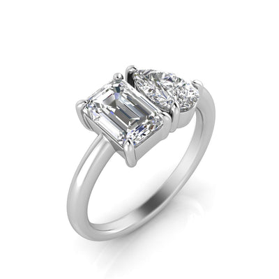 side view Toi et moi diamond engagement ring 