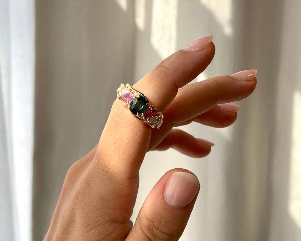 multi stone saphhire ring yellow gold