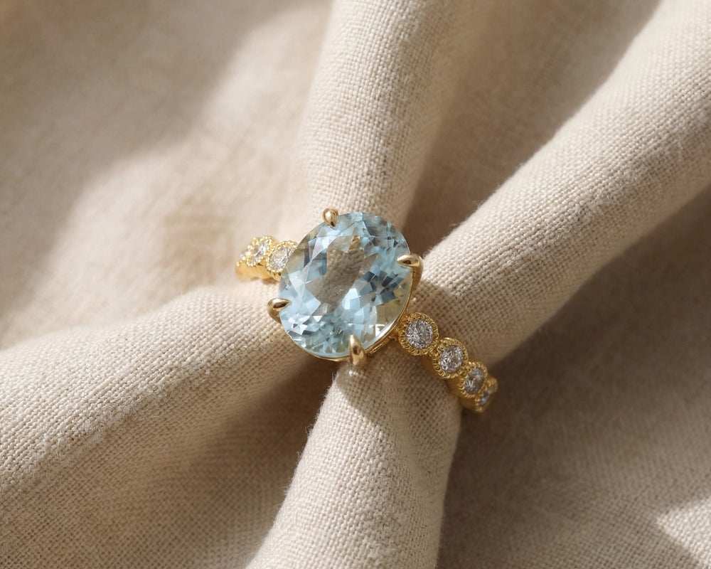 oval aquamarine diamond ring