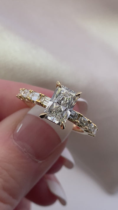 RADIANT CUT DIAMOND RING